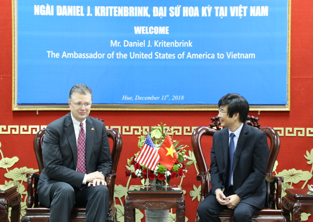 reception-of-the-ambassador-of-the-united-states-of-america-to-vietnam-at-university-of-foreign-languages-hue-university