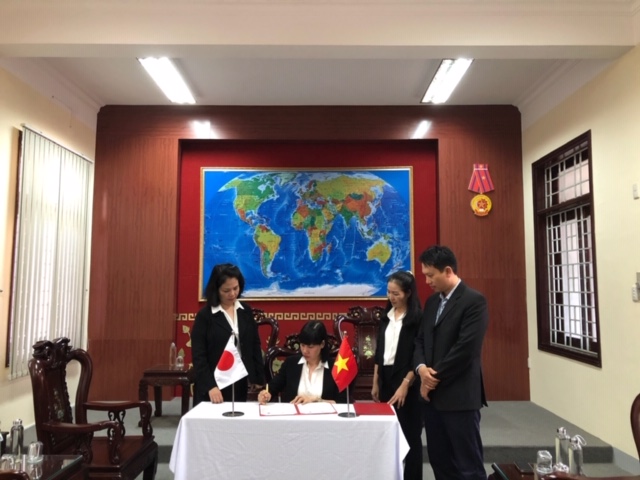 signing-cooperation-agreement-with-ehle-japanese-language-school