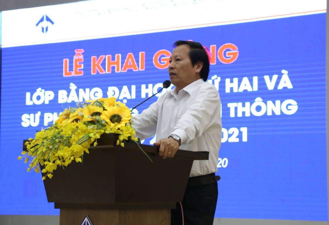 khai-giang-lop-bang-dai-hoc-thu-2-va-lop-lien-thong-khoa-2019-2021