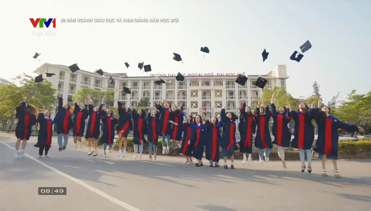 le-khai-giang-dac-biet-khoanh-khac-dac-biet-tu-hao-huflis-va-don-chao-hon-2-ngan-tan-sinh-vien