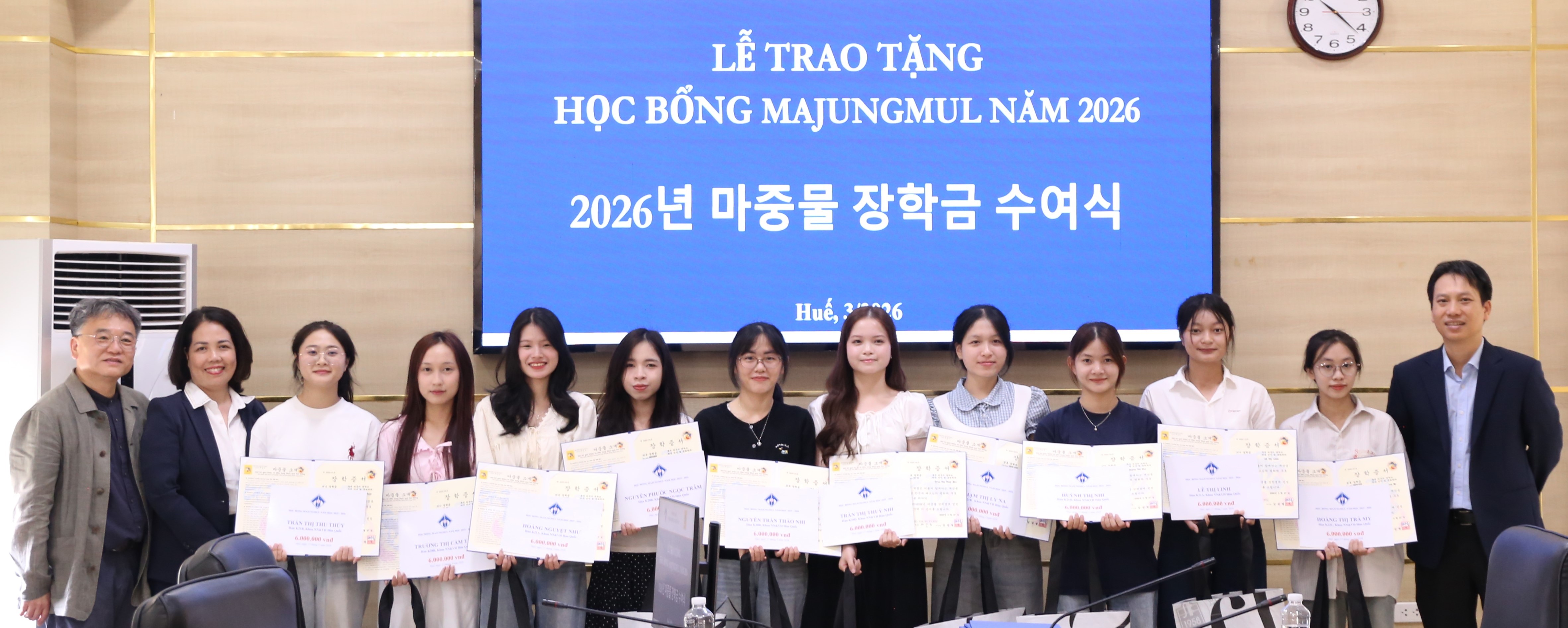 Trao học bổng